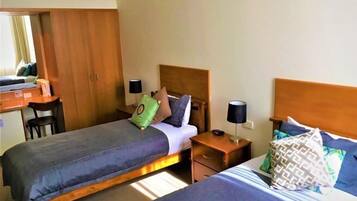 Frette Italian sheets, premium bedding, minibar, desk