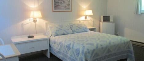 Standard Room, 1 Queen Bed | Free WiFi