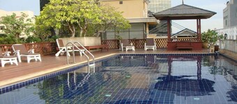 King Royal Garden Inn