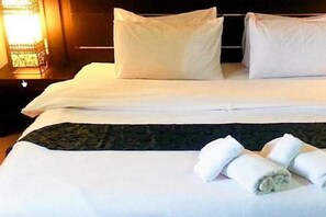 スイート 2 ベッドルーム | セーフティボックス (室内)、デスク、可動式ベッド、WiFi (無料)