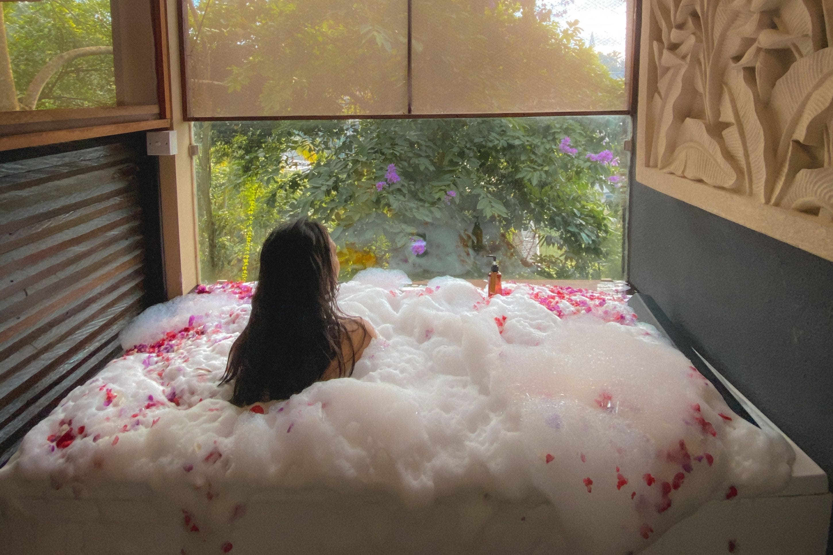 Junior Suite Room | Bathroom | Free toiletries, hair dryer, bathrobes, slippers