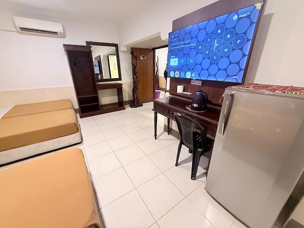 In-room safe, WiFi
