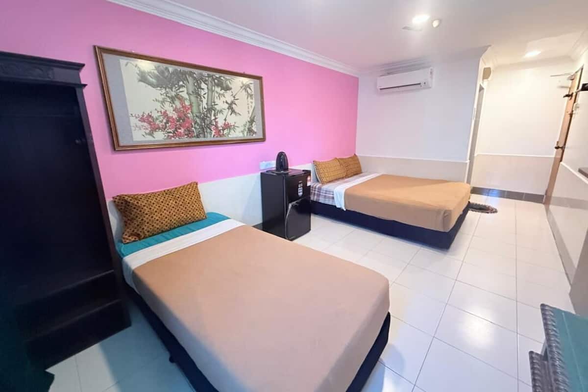 Basic Triple Room | In-room safe, WiFi