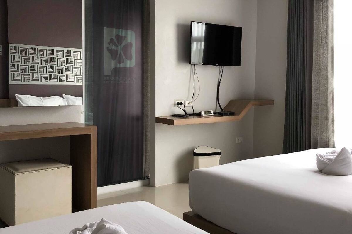 Desk, blackout curtains, free WiFi