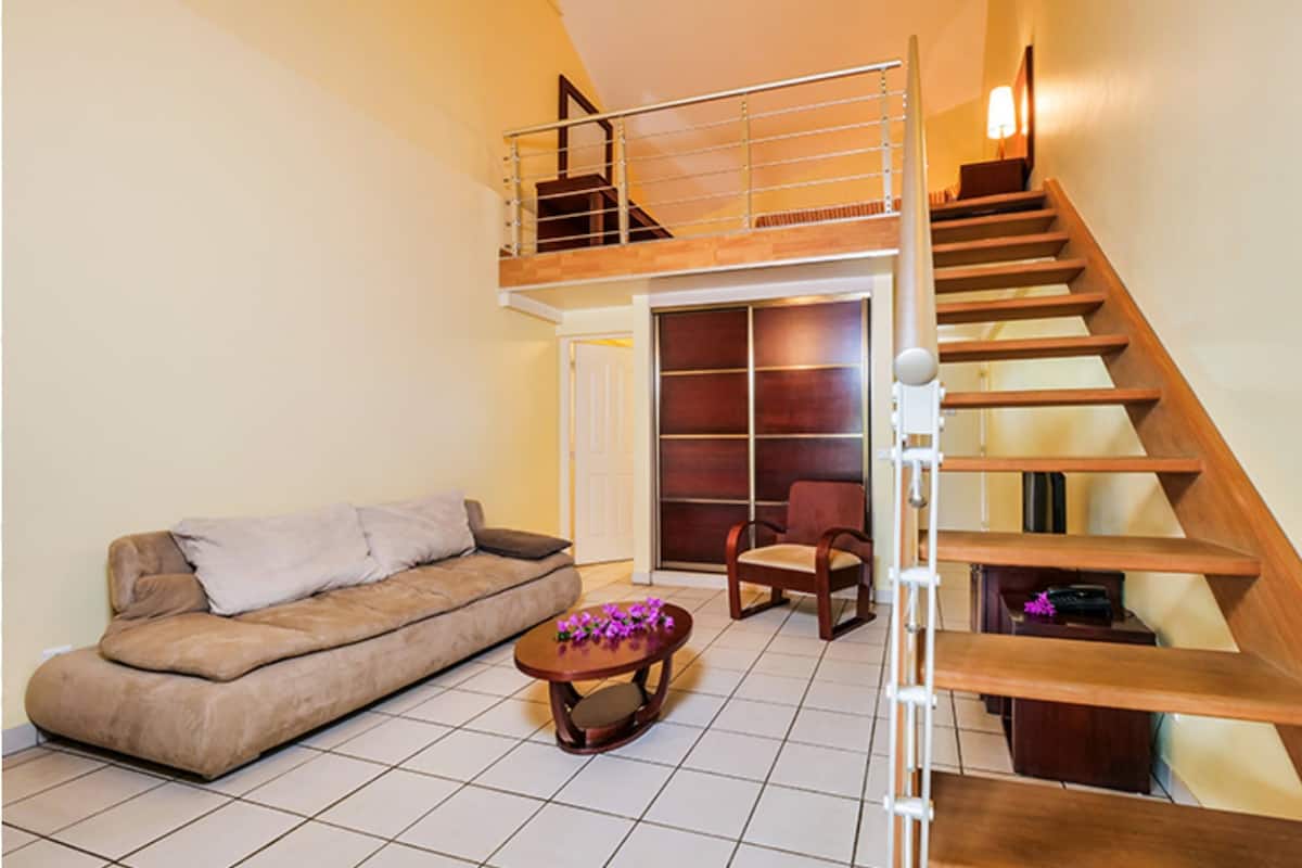 Appartement Duplex, coin cuisine | Coin séjour