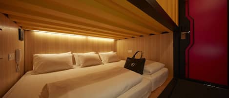 Free WiFi, bed sheets