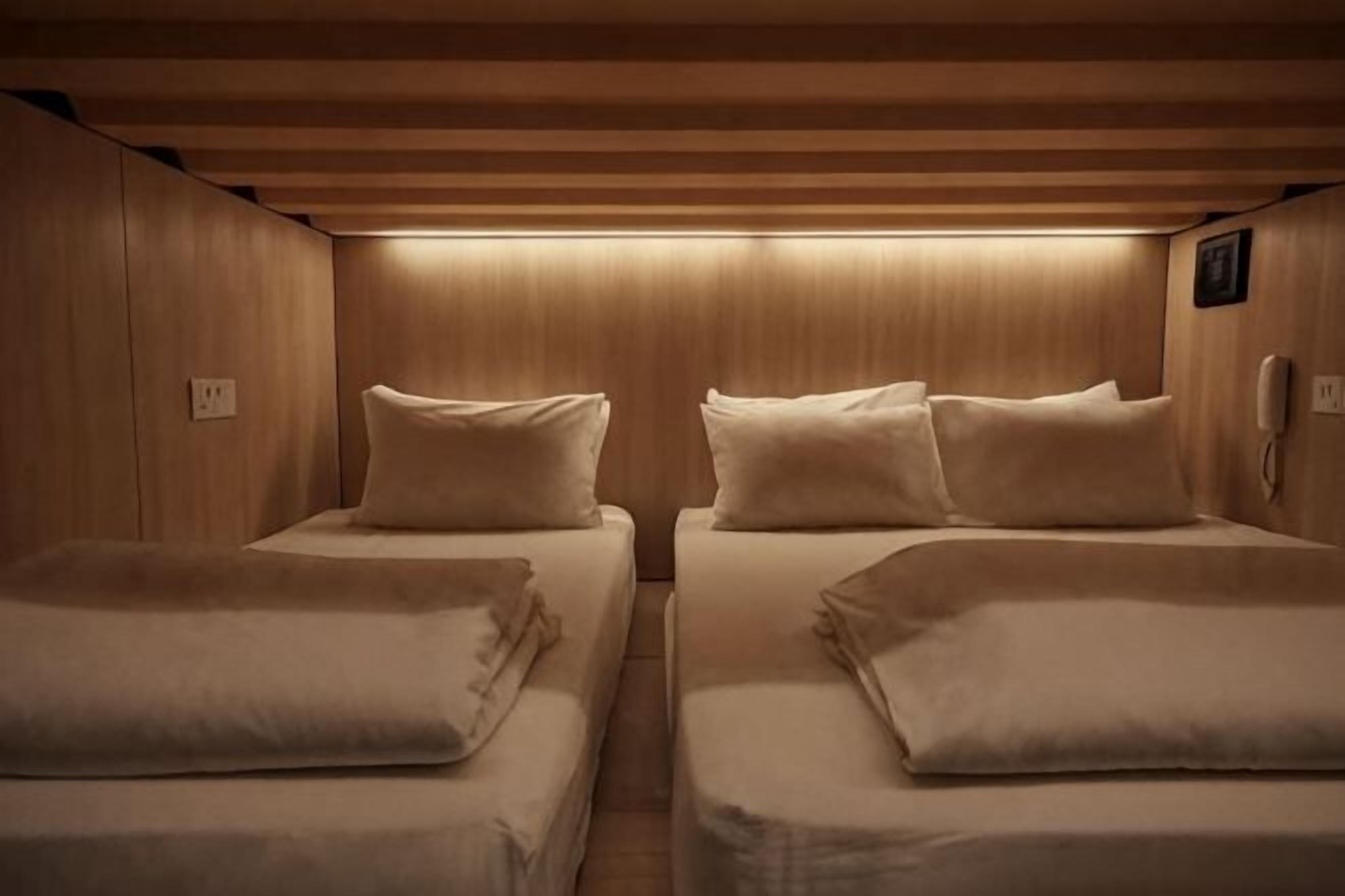 Free WiFi, bed sheets