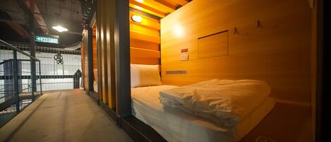 Free WiFi, bed sheets