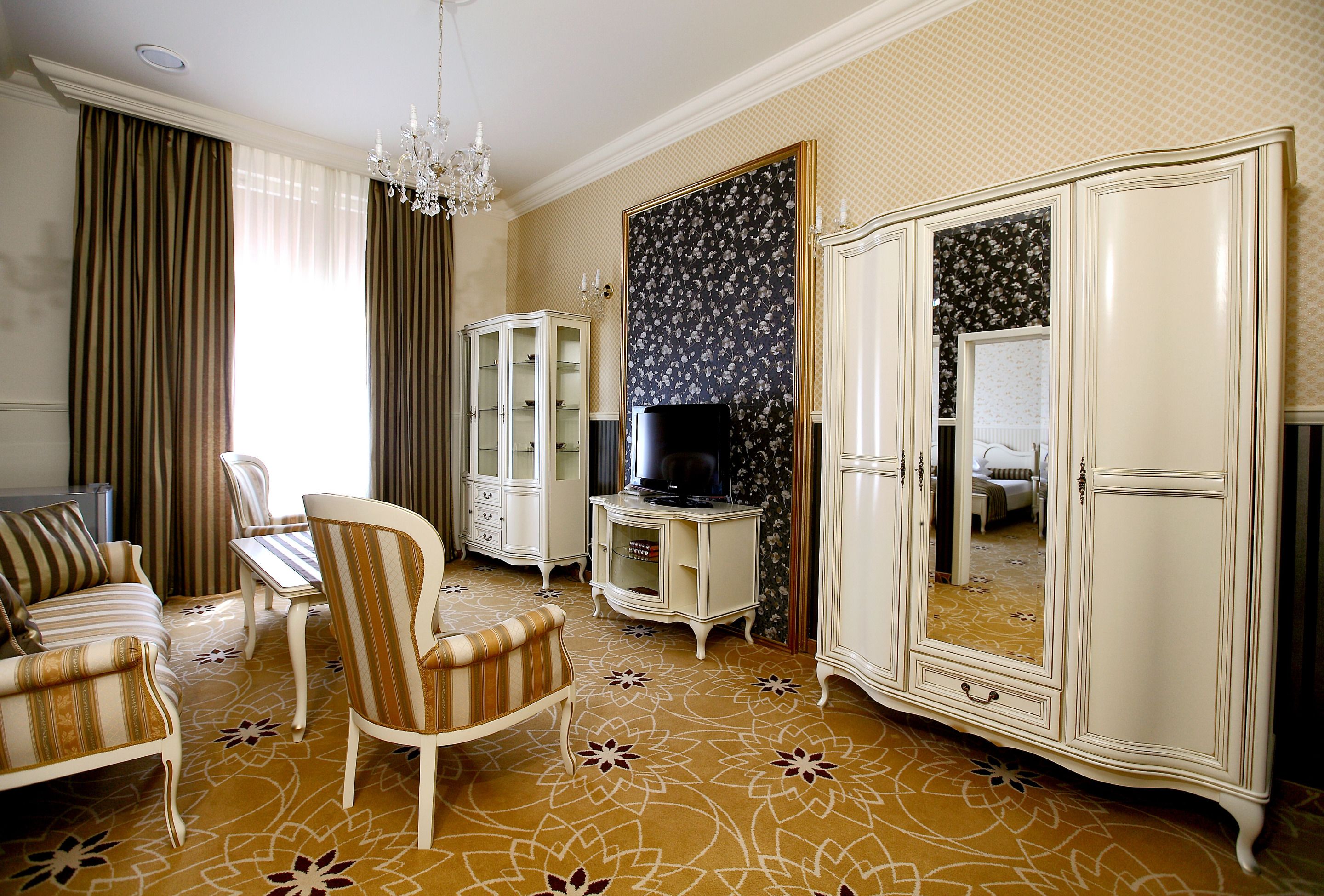 deluxe apartment | 1 bedroom, memory-foam beds, minibar, in-room safe