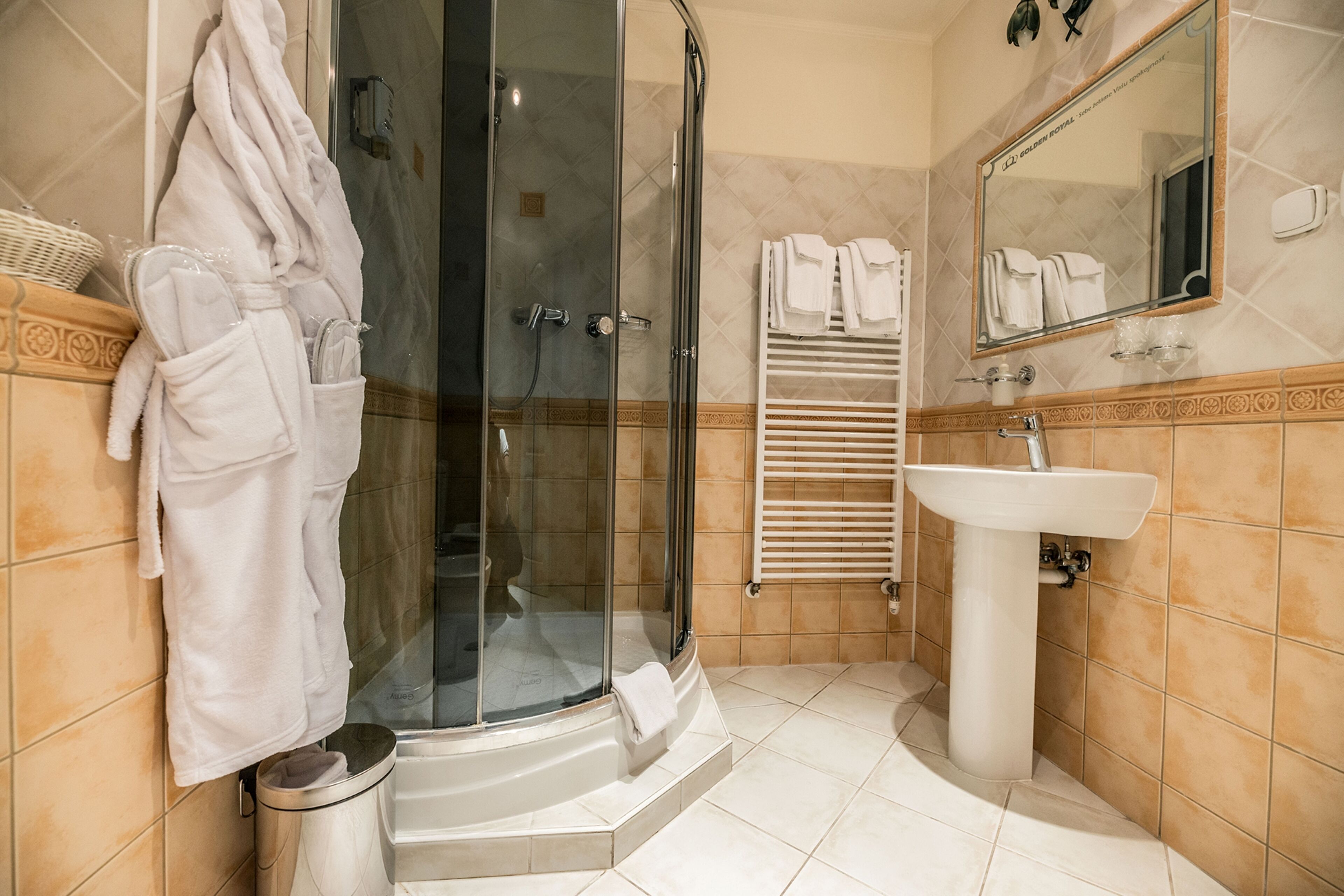 deluxe double or twin room, 1 bedroom | bathroom | designer toiletries, hair dryer, bathrobes, slippers