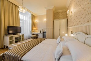 Deluxe Double or Twin Room, 1 Bedroom | Memory-foam beds, minibar, in-room safe, desk - GOLDEN ROYAL Boutique hotel & Spa (Kosice)