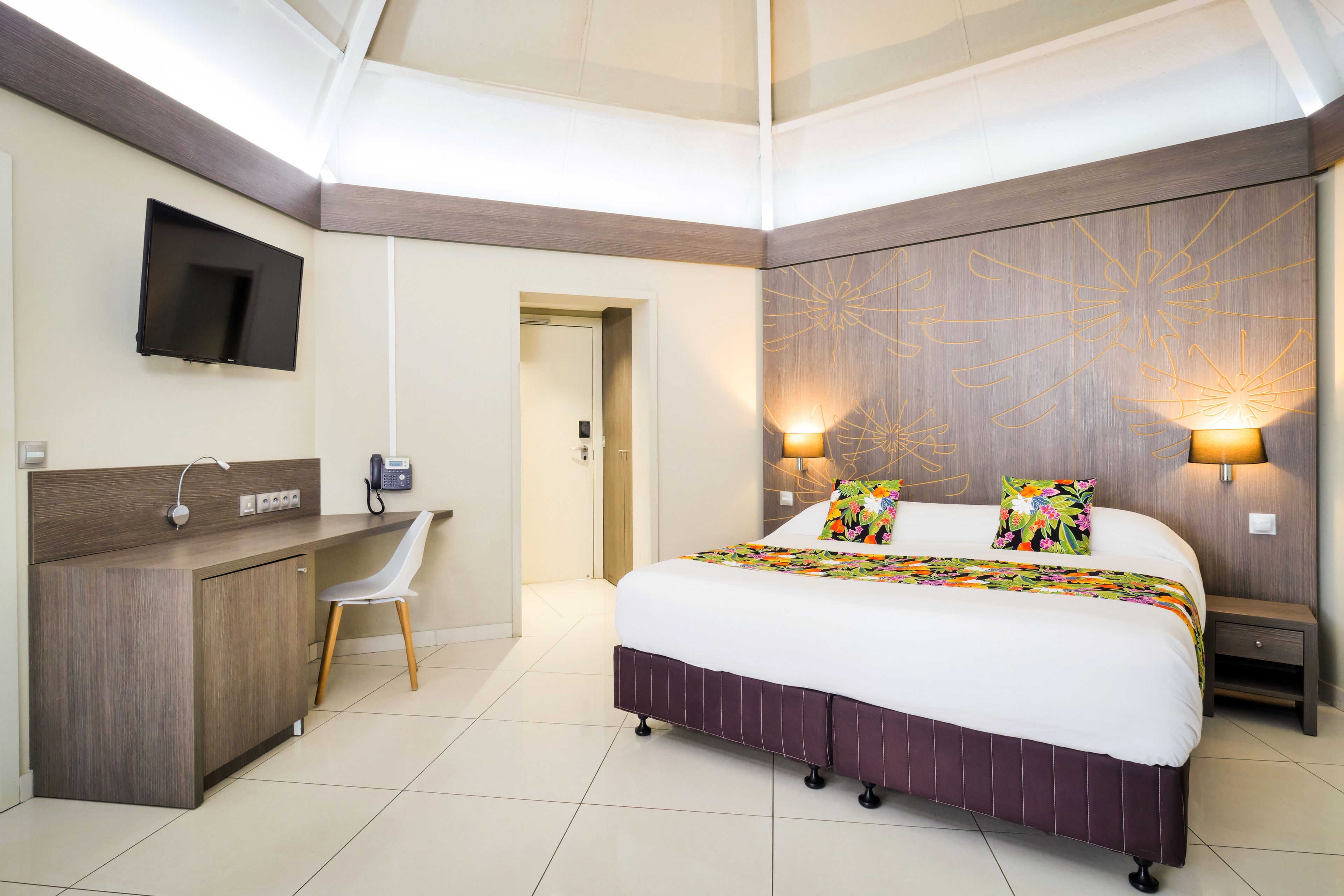 premium bedding, in-room safe, desk, blackout curtains