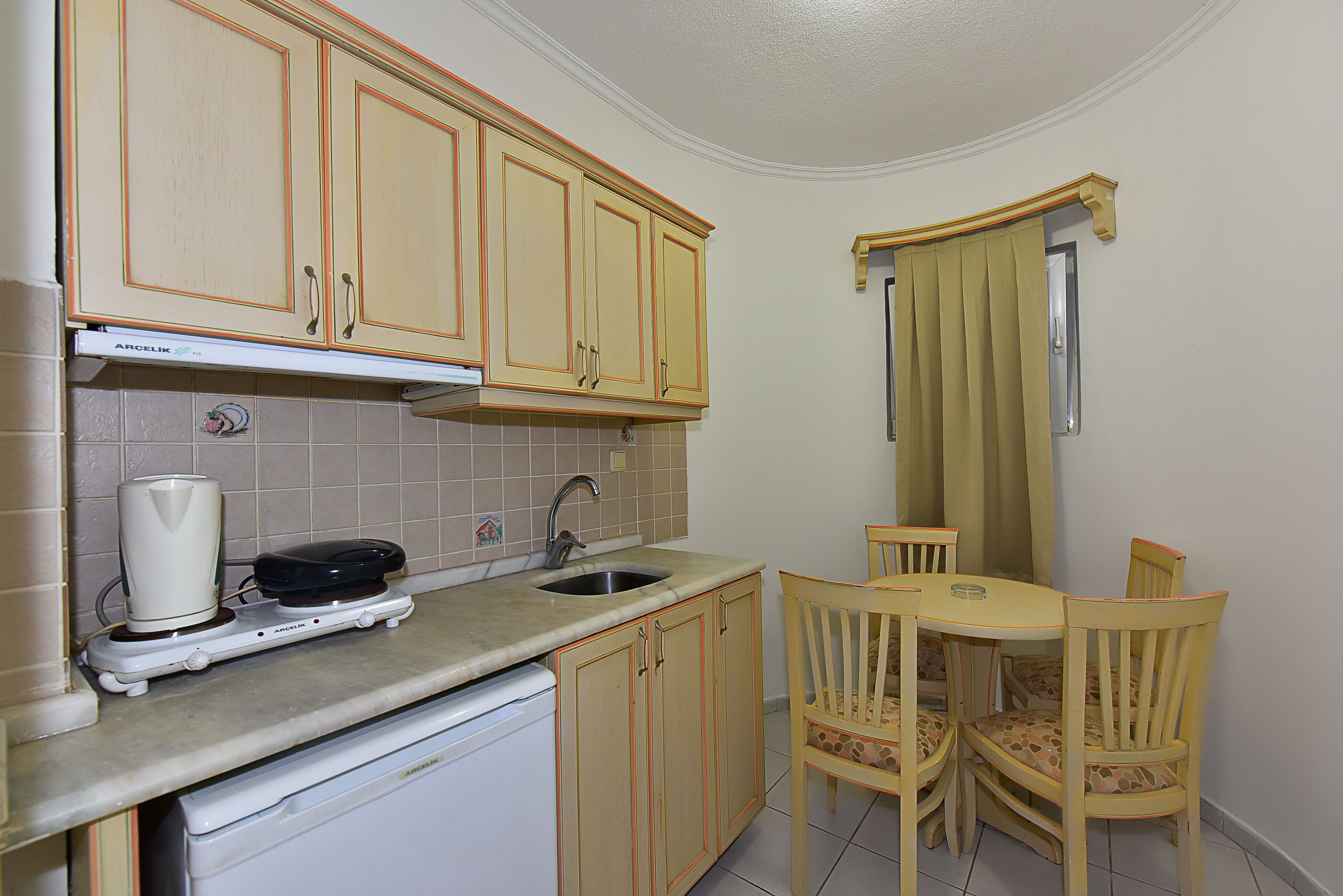 apartment, 1 bedroom | private kitchenette | fridge, stovetop, electric kettle
