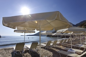 En la playa, bar en la playa