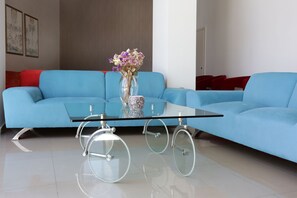 Lobby sitting area - Bali Star Resort Hotel (Mylopotamos)