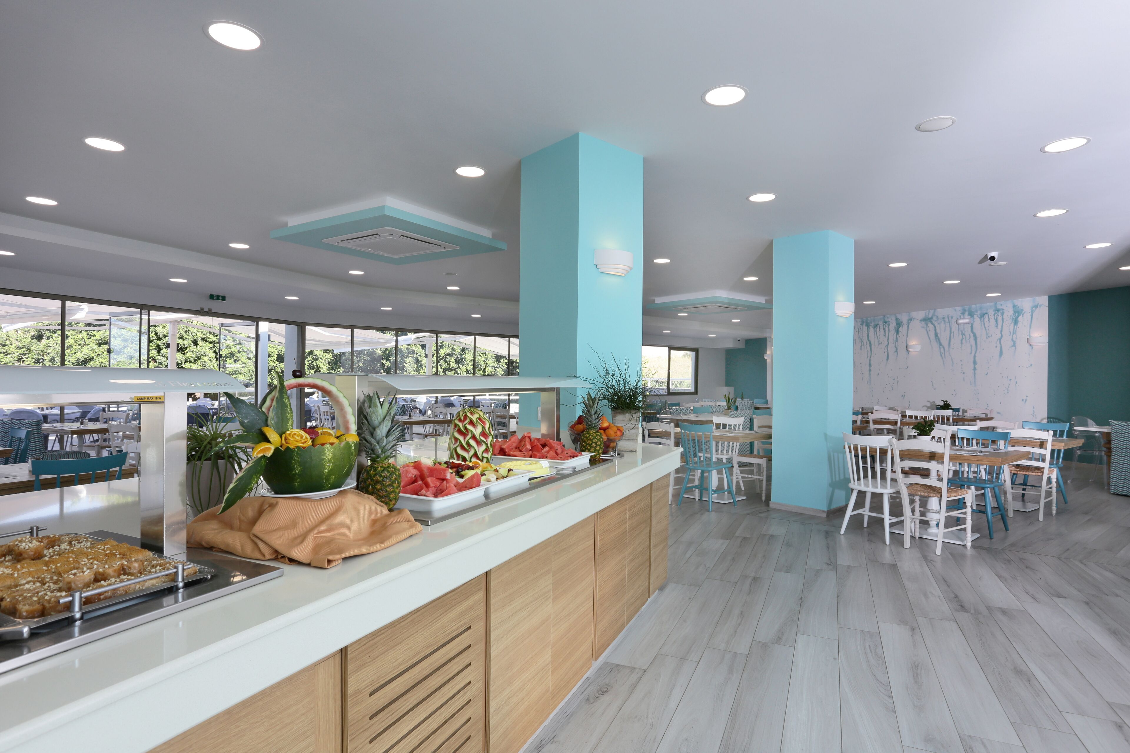 Free daily buffet breakfast