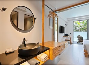 Suite Deluxe, 1 chambre, accès piscine, vue partielle sur la mer