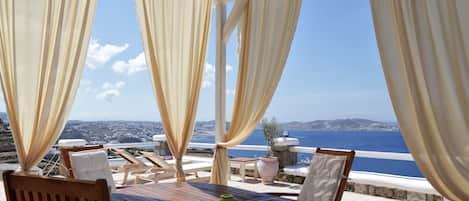 Suite Deluxe, hidromasaje, vista al mar | Terraza o patio