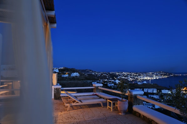 Deluxe Suite, Hot Tub, Sea View | Terrace/patio