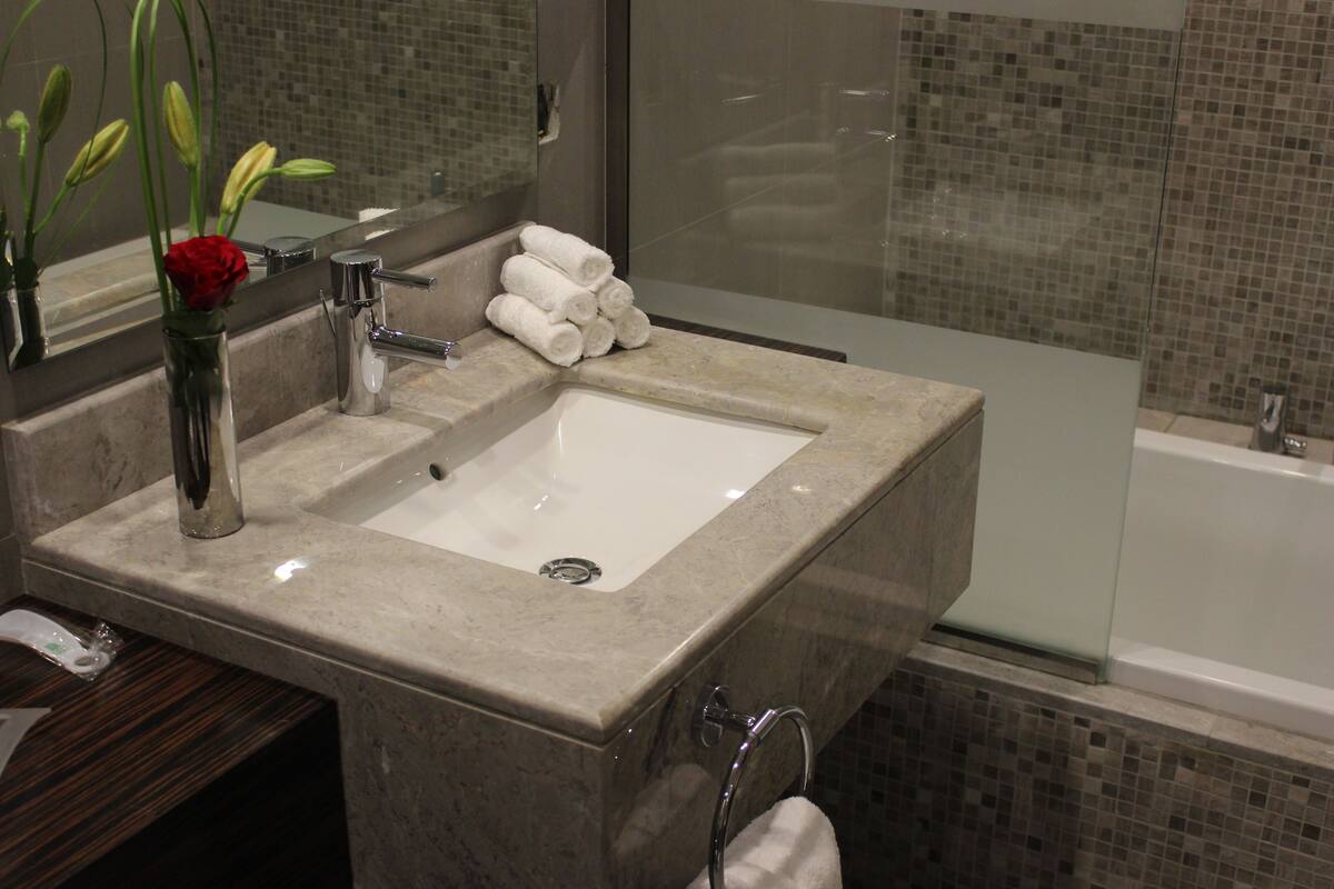 1 bedroom, premium bedding, minibar, in-room safe