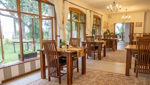 Restaurant - Kalahari Farmhouse (Strampriet)
