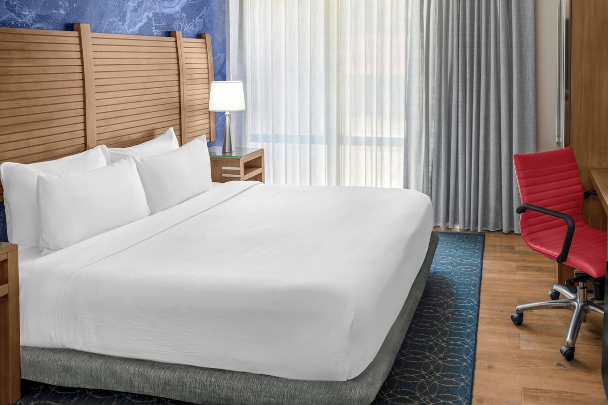 Camera Standard, 1 letto king, non fumatori | Biancheria da letto di alta qualità, una cassaforte in camera
