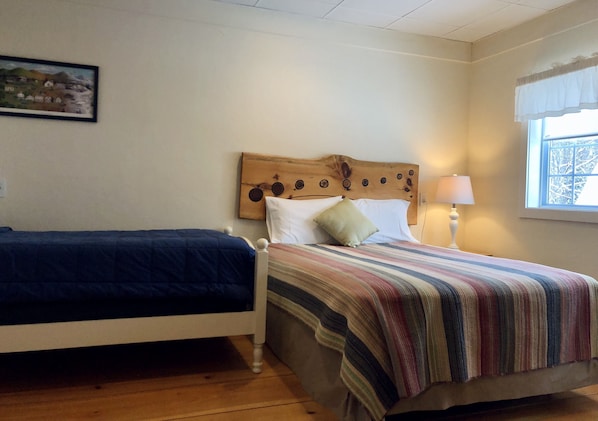 Standard Room, Private Bathroom (Queen and Twin) | Iron/ironing board, free WiFi, bed sheets - The Trailside Inn (Killington)