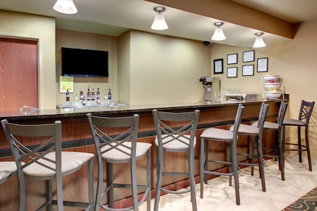 酒廊. 鹅卵石套房酒店 - 斯凯勒