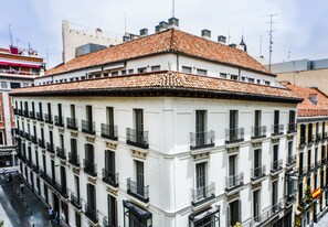 Exterior - Gran Via Suites (Madrid)