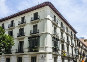 Exterior - Gran Via Suites (Madrid)