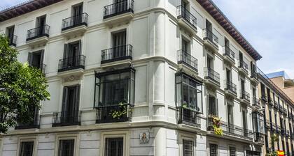 Gran Via Suites