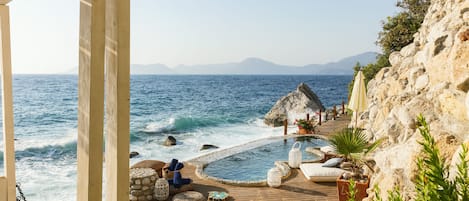 Seasonal outdoor pool, pool umbrellas, sun loungers