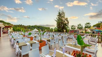 4 restaurants, spécialités Cuisine internationale