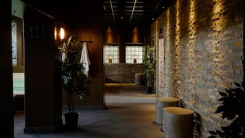 Sauna, varme kilder/mineralkilder, kropsbehandlinger, hot stone-massage