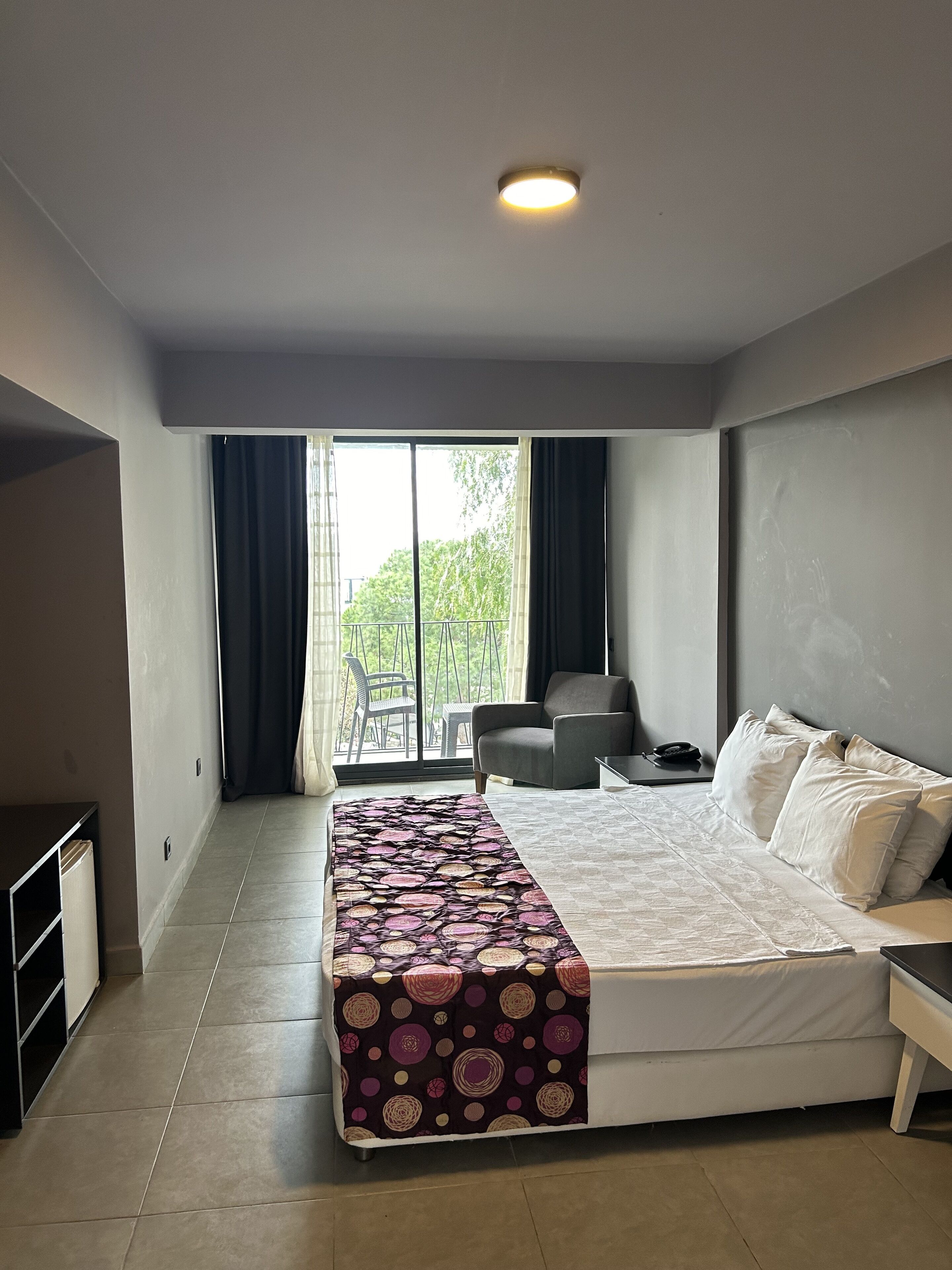 Minibar, in-room safe, soundproofing, bed sheets