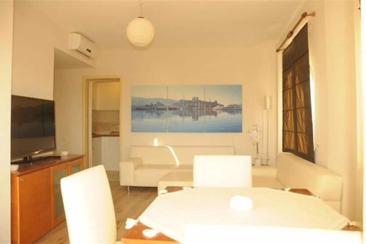 Deluxe Suite, Sea View | Living area