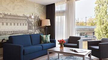 Large 2 Bedroom Apartment with Sofa Bed
