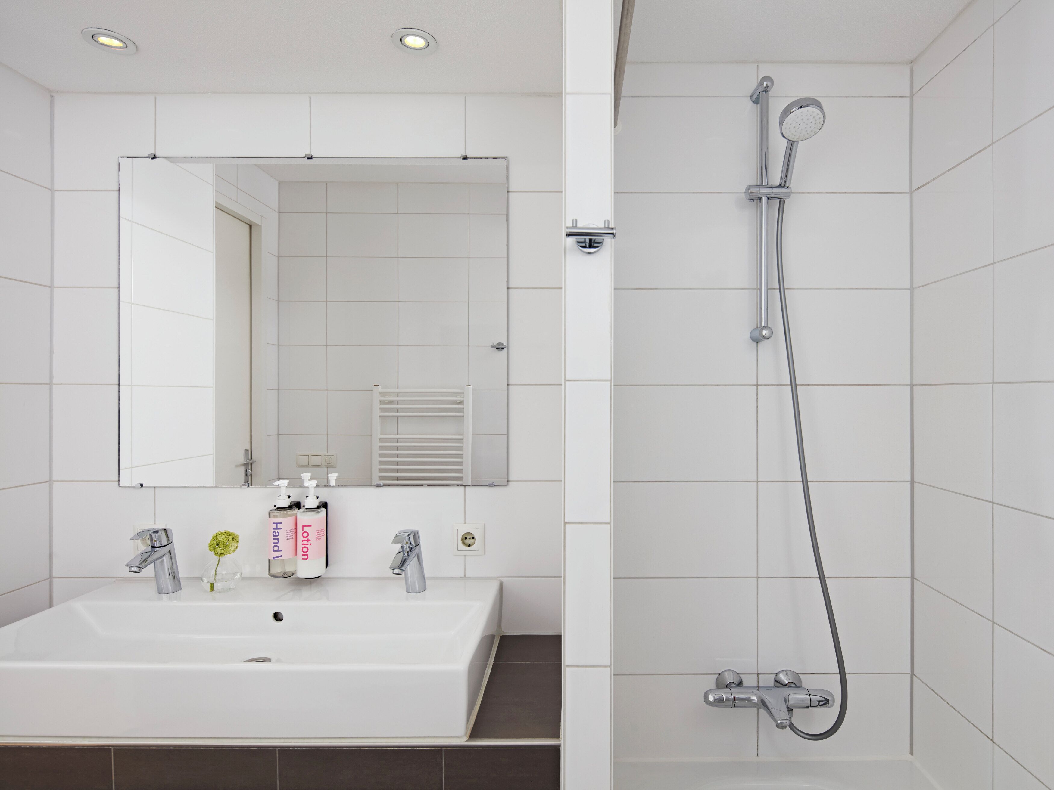 Shower, deep soaking tub, free toiletries, hair dryer