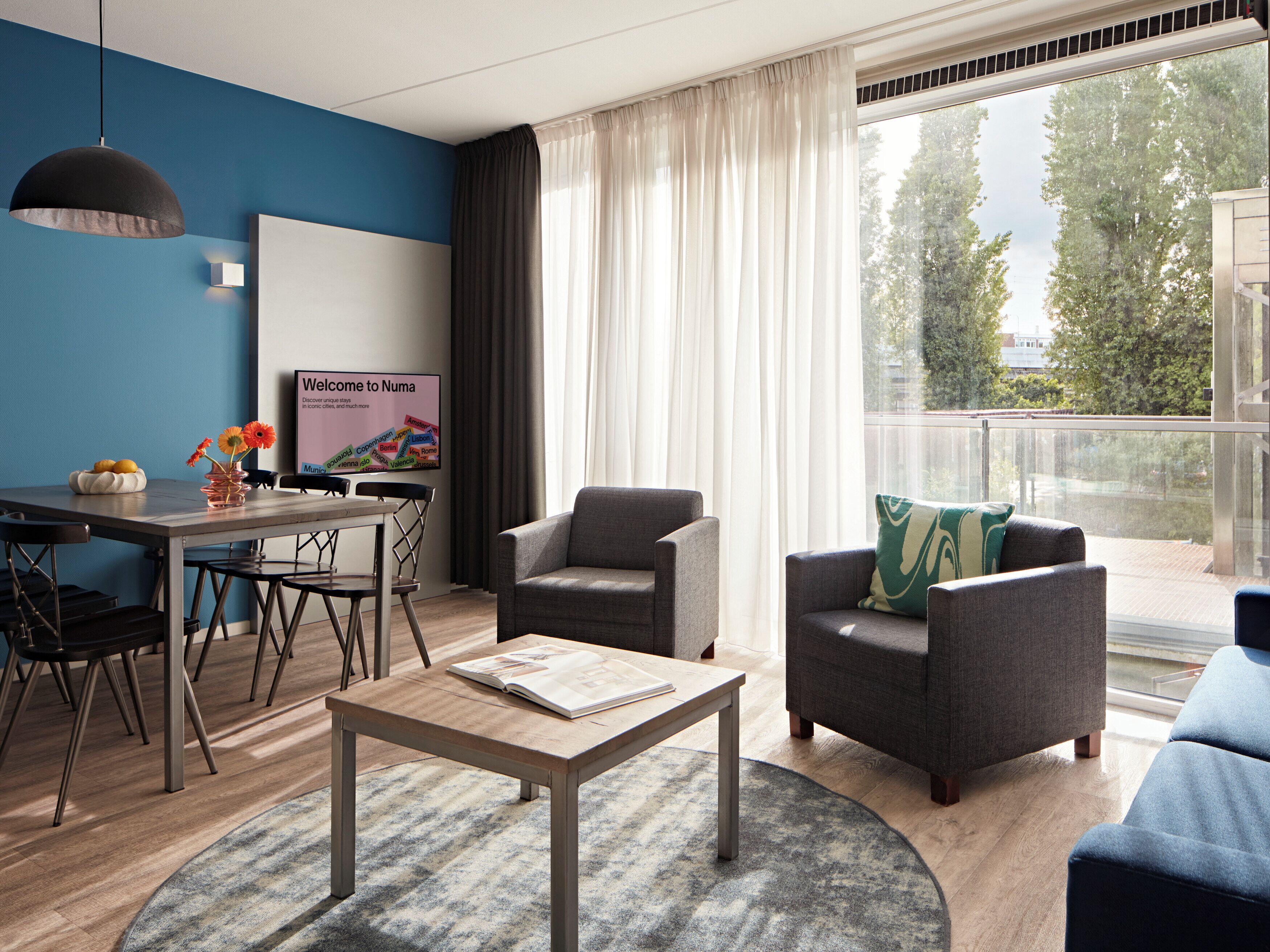 Large 2 Bedroom Apartment - Canal view | Living area | 40-inch flat-screen TV with cable channels, TV
