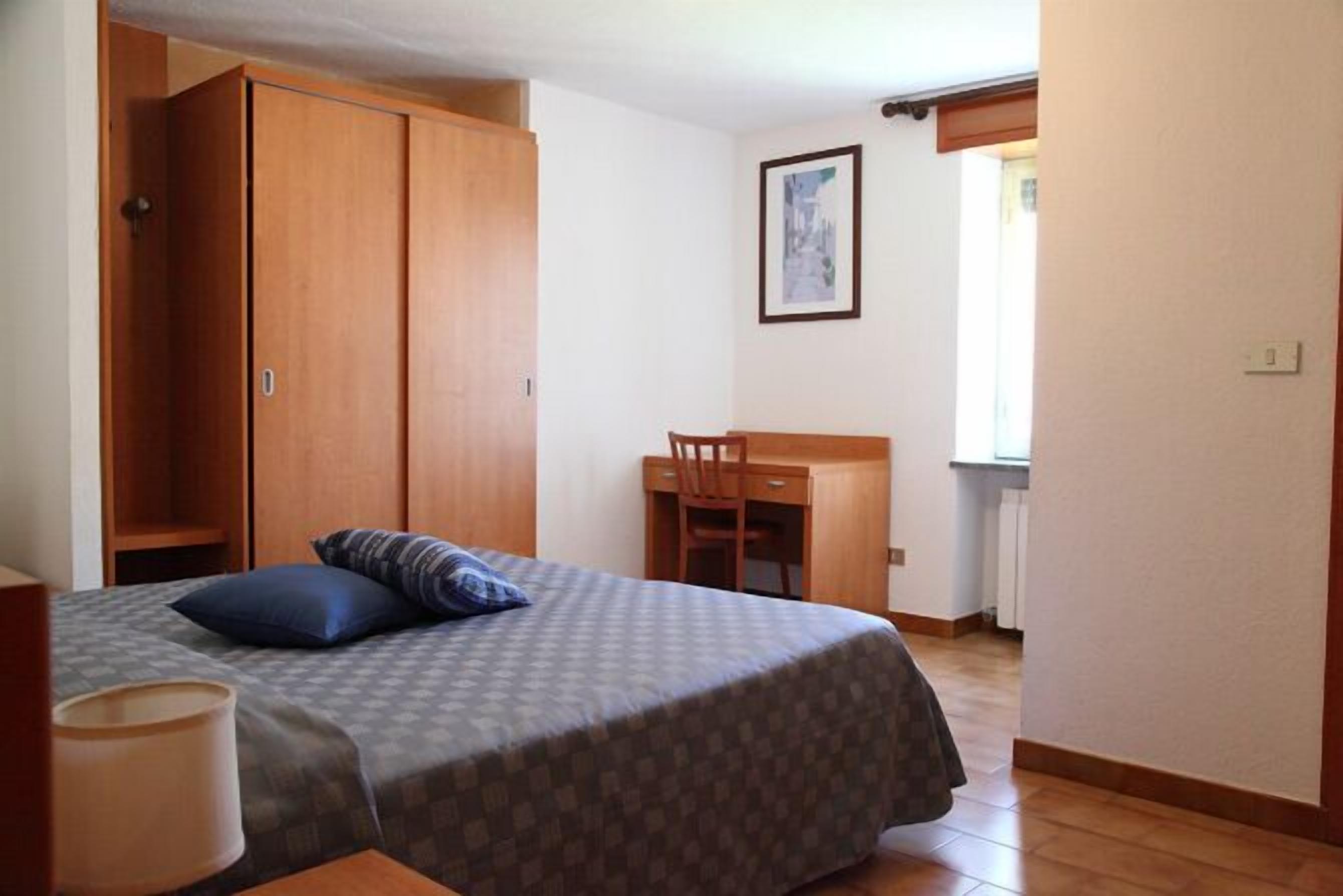 double room | in-room safe, desk, rollaway beds, free wifi