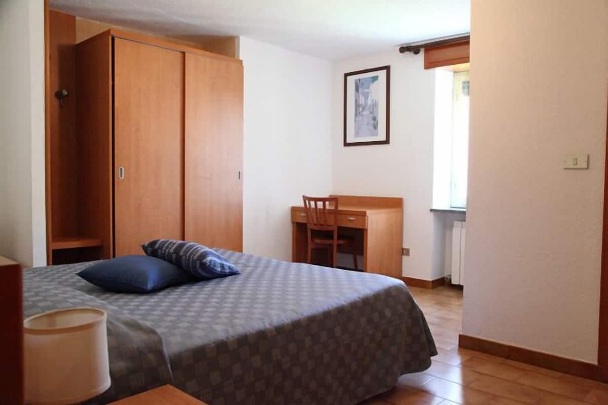 double room | in-room safe, desk, rollaway beds, free wifi