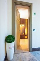 Exclusive Studio Suite, 1 King Bed with Sofa bed, City View, Tower | Egyptian cotton sheets, premium bedding, down comforters