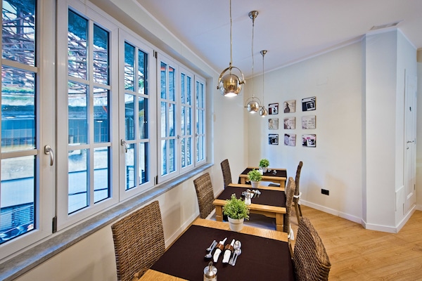 Dagelijks ontbijtbuffet (EUR 12.50 per persoon)