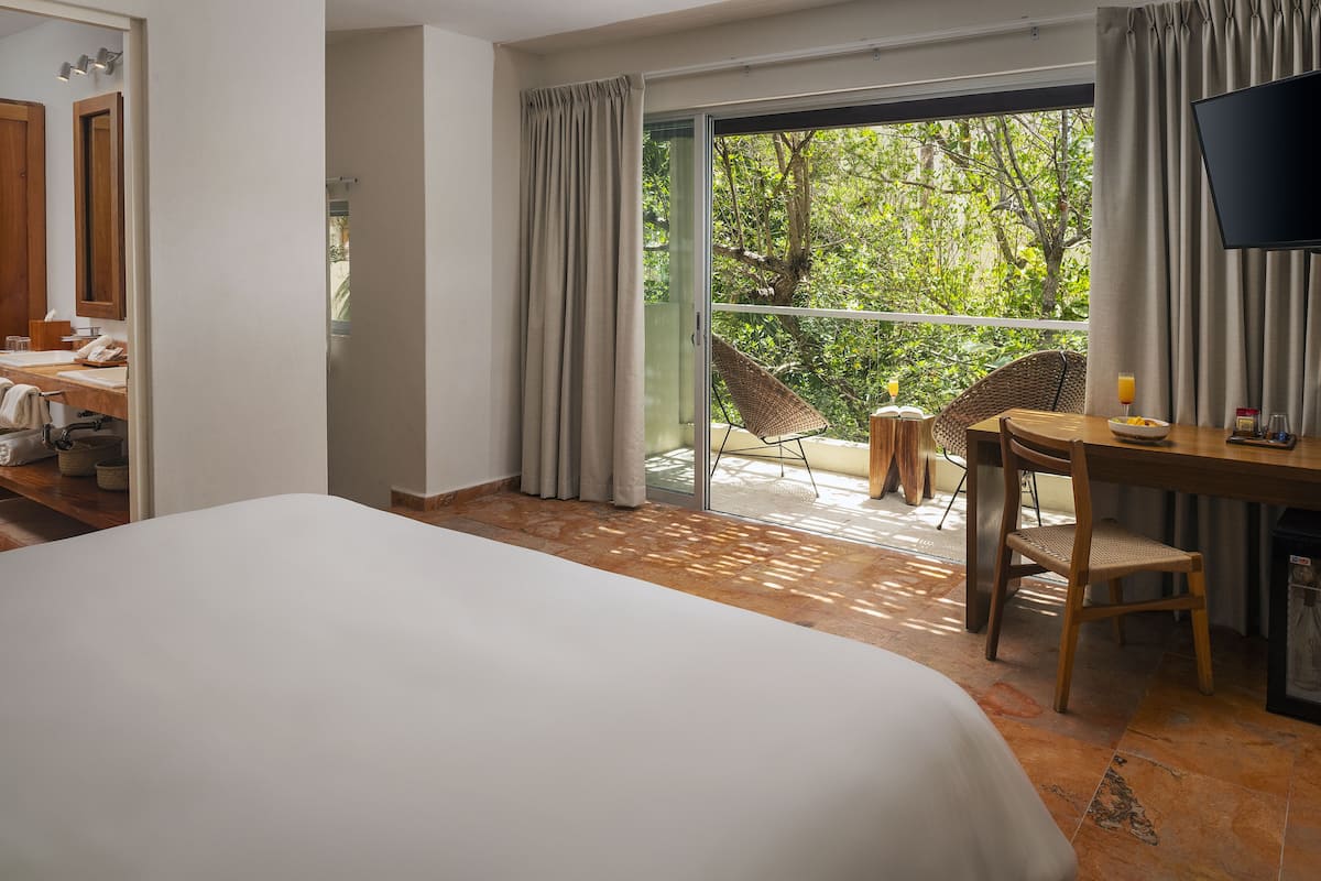 Double Room Suite Garden View | Premium bedding, down comforters, in-room safe, desk