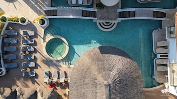 2 Bedroomed Swim-Up Suite | In-room safe, soundproofing