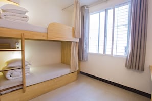 One Bed in Mixed 4-people Dormitory