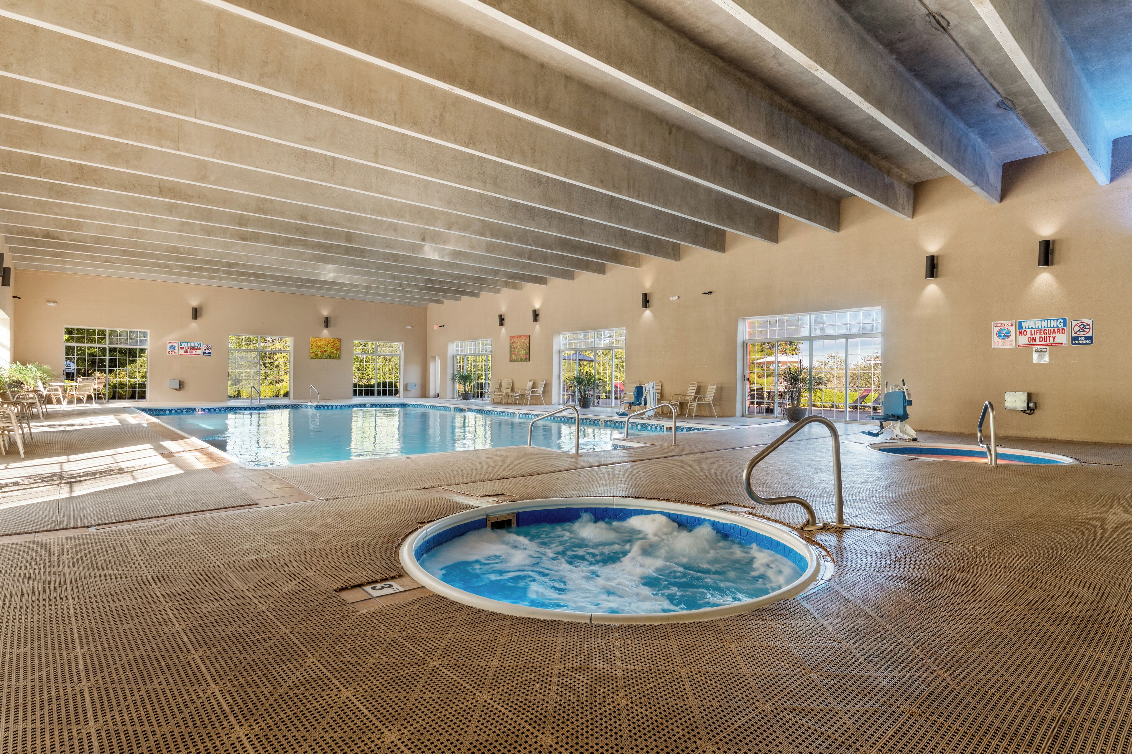 Bathtub spa indoor