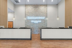 Mostrador para check-in y check-out