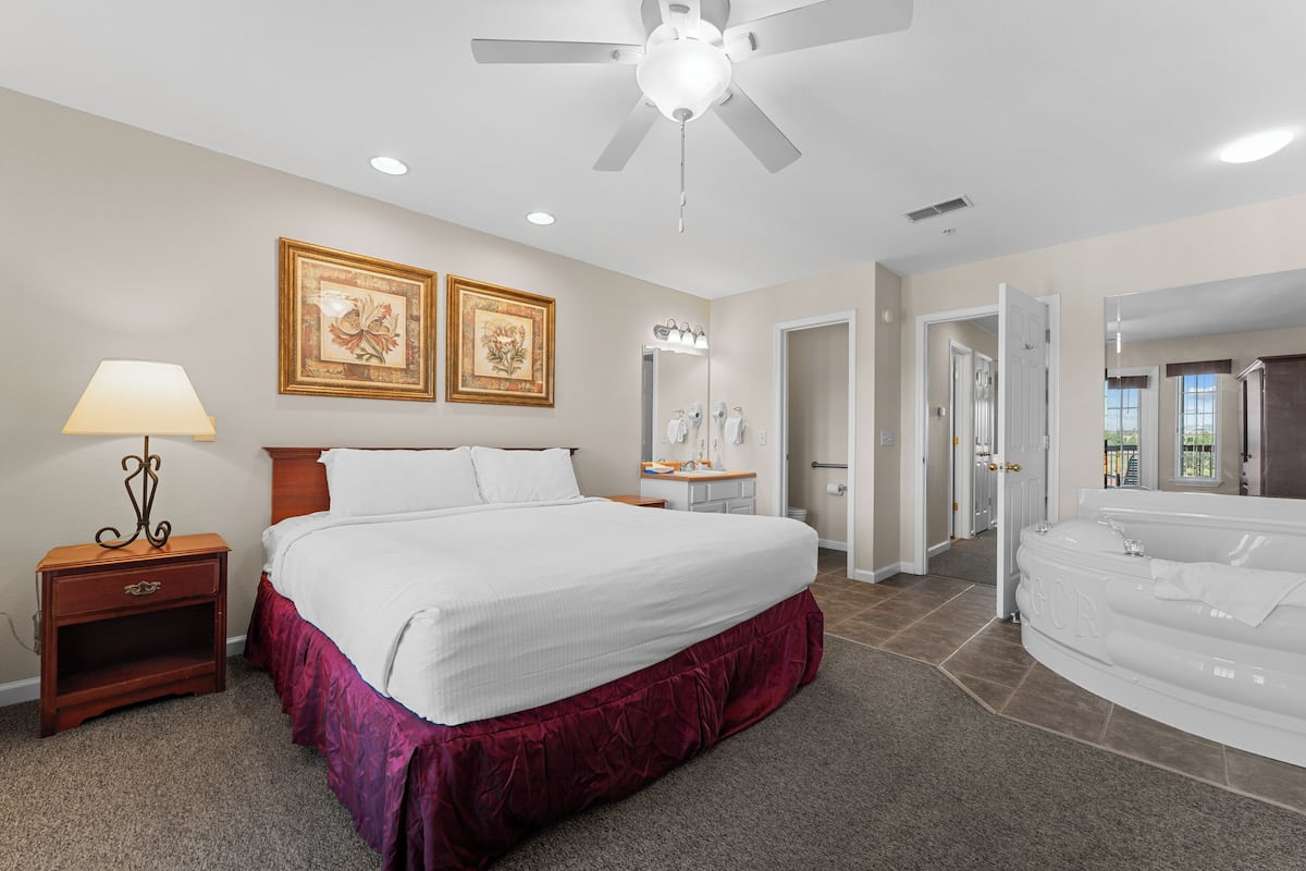 Deluxe Condo, 3 Bedrooms, Balcony | 1 bedroom, iron/ironing board, free WiFi, bed sheets