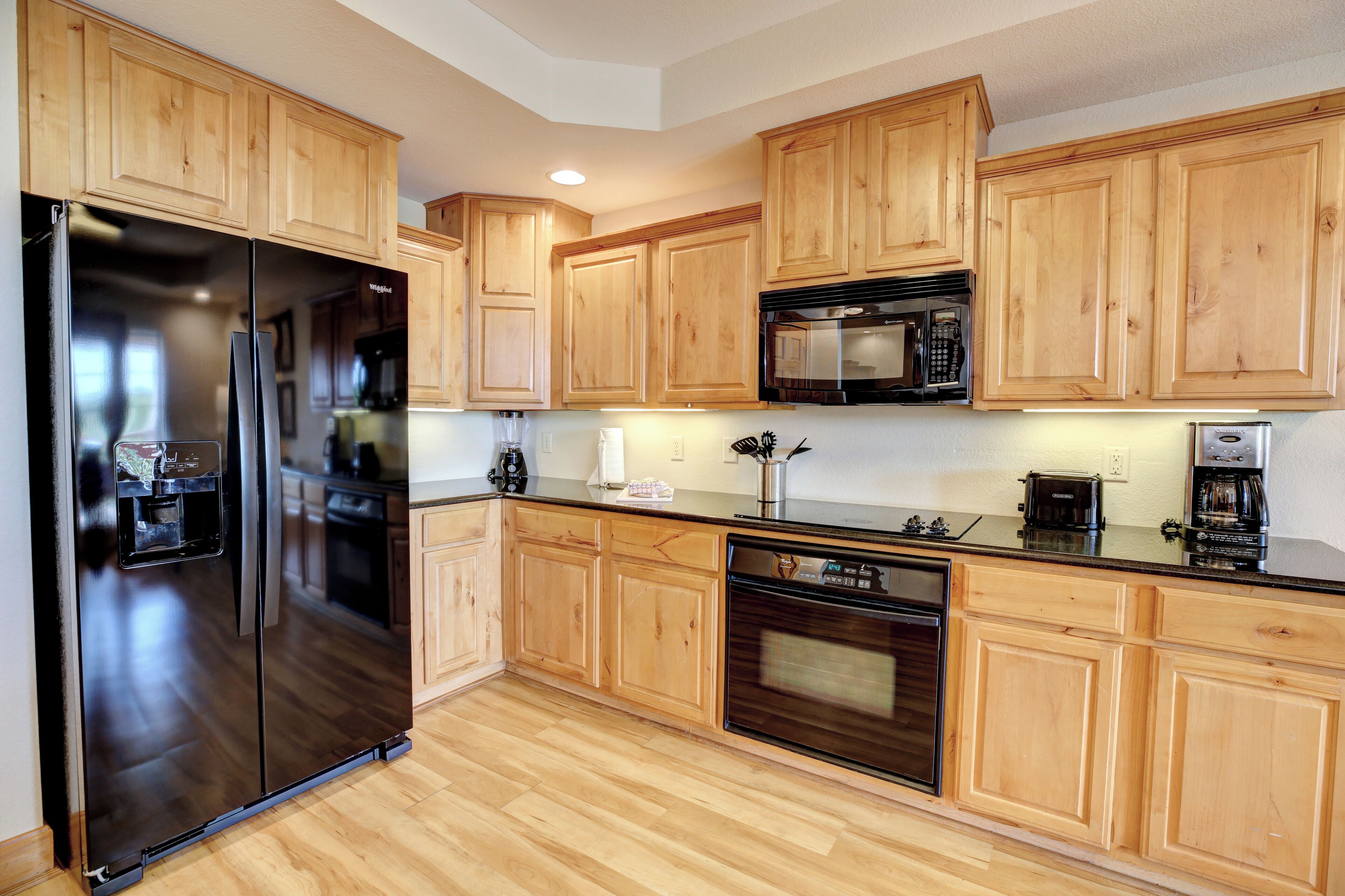 Leilighet – royal, 3 soverom, balkong | Eget kjøkken | Kjøleskap, mikrobølgeovn, ovn og kokeplater